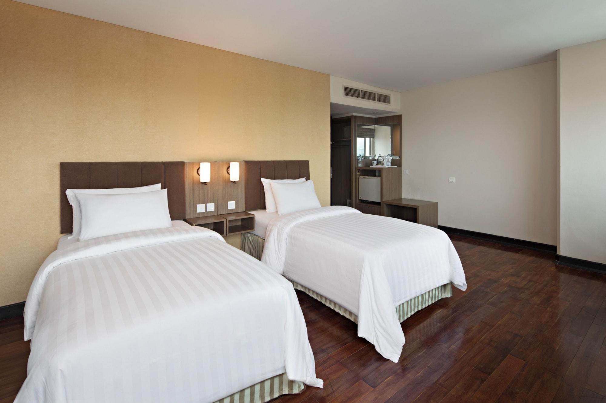 Golden Boutique Hotel Kemayoran Jakarta Exterior photo