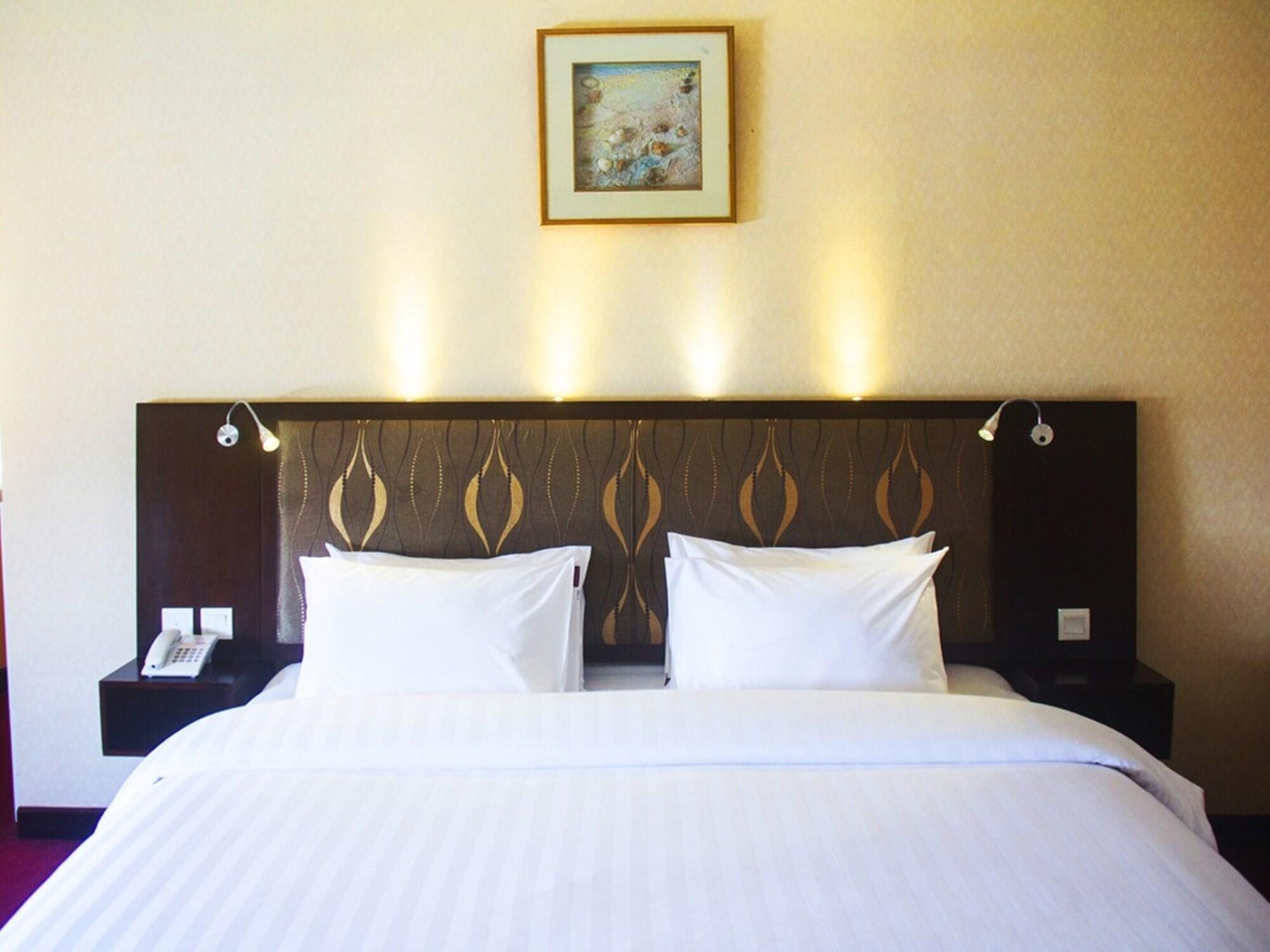 Golden Boutique Hotel Kemayoran Jakarta Exterior photo